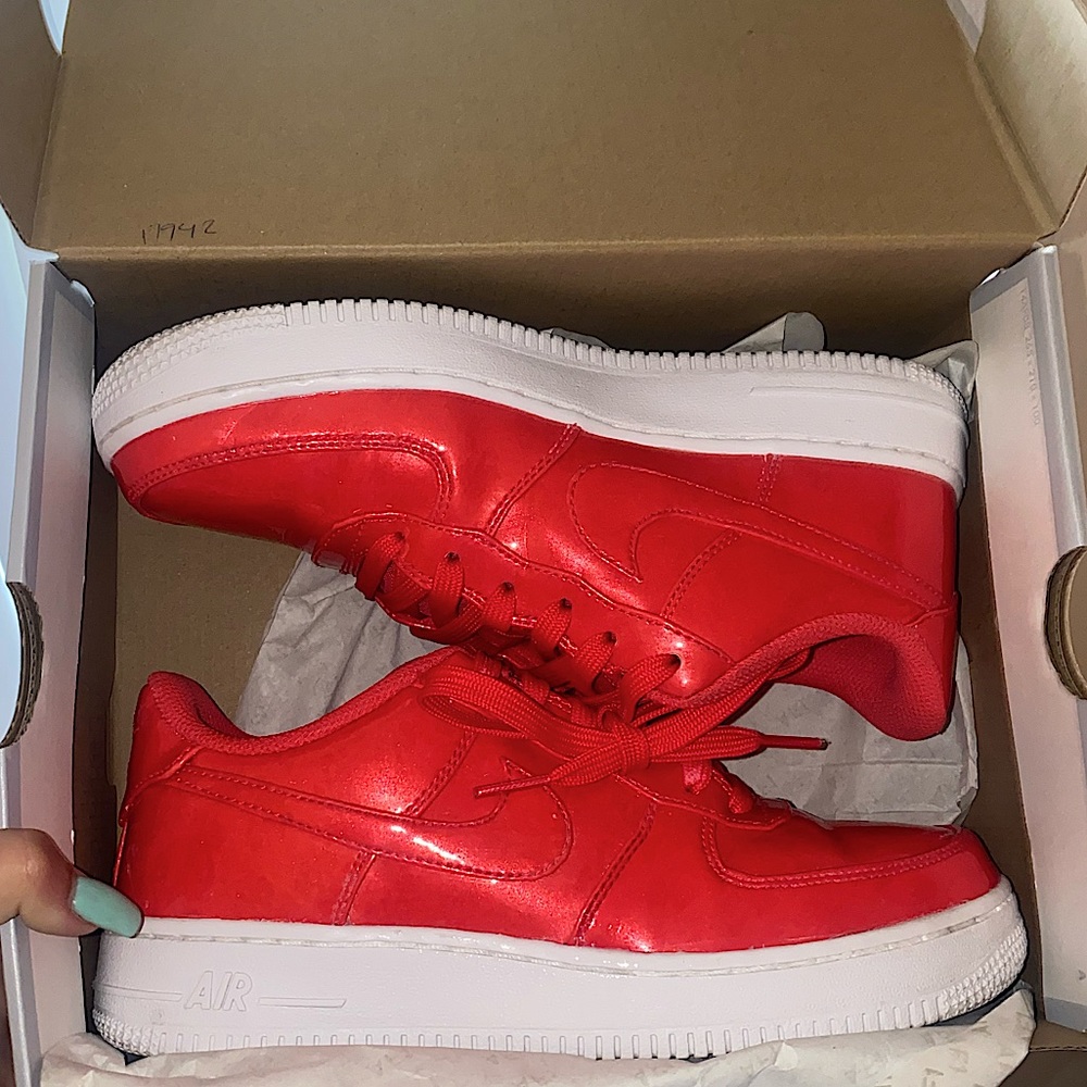 Nike Air Force 1 Low Ultraviolet Siren Red